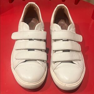 Unstructured by Clarks Sneakers Size 6 Really good condition.